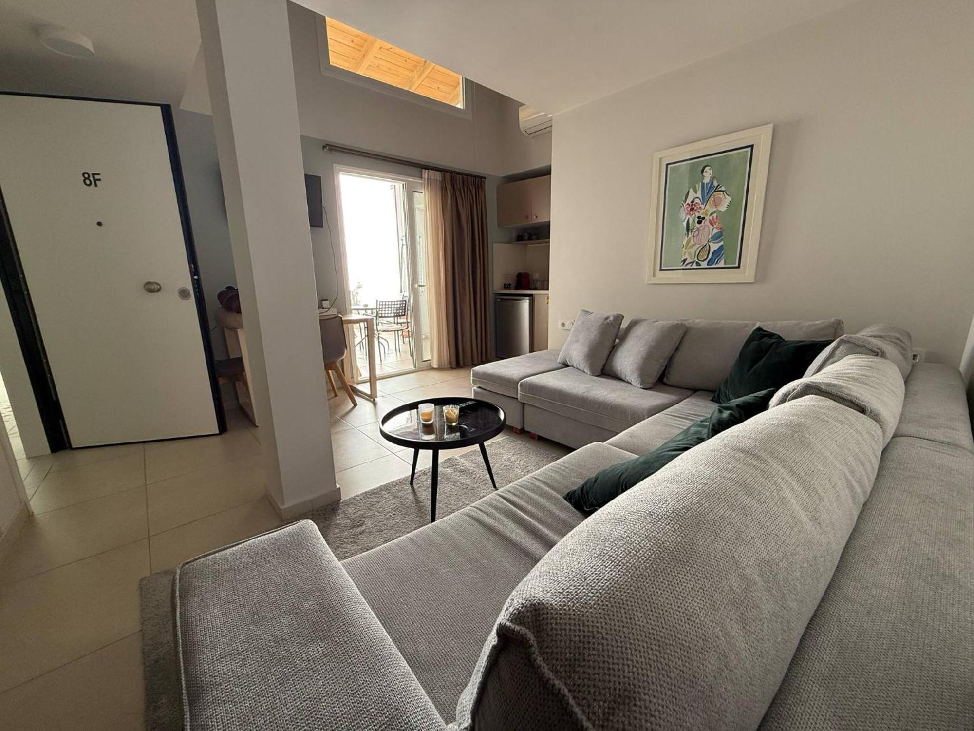 Stylish Studio Apartment - 8F House Kalamata Extérieur photo